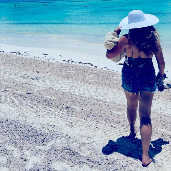 Meet your Posher, Zea - Picture 1 of 1